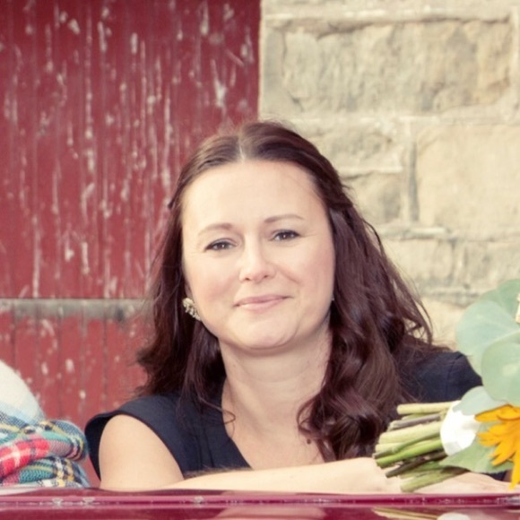 Meet your Posher, Amy - Picture 1 of 1